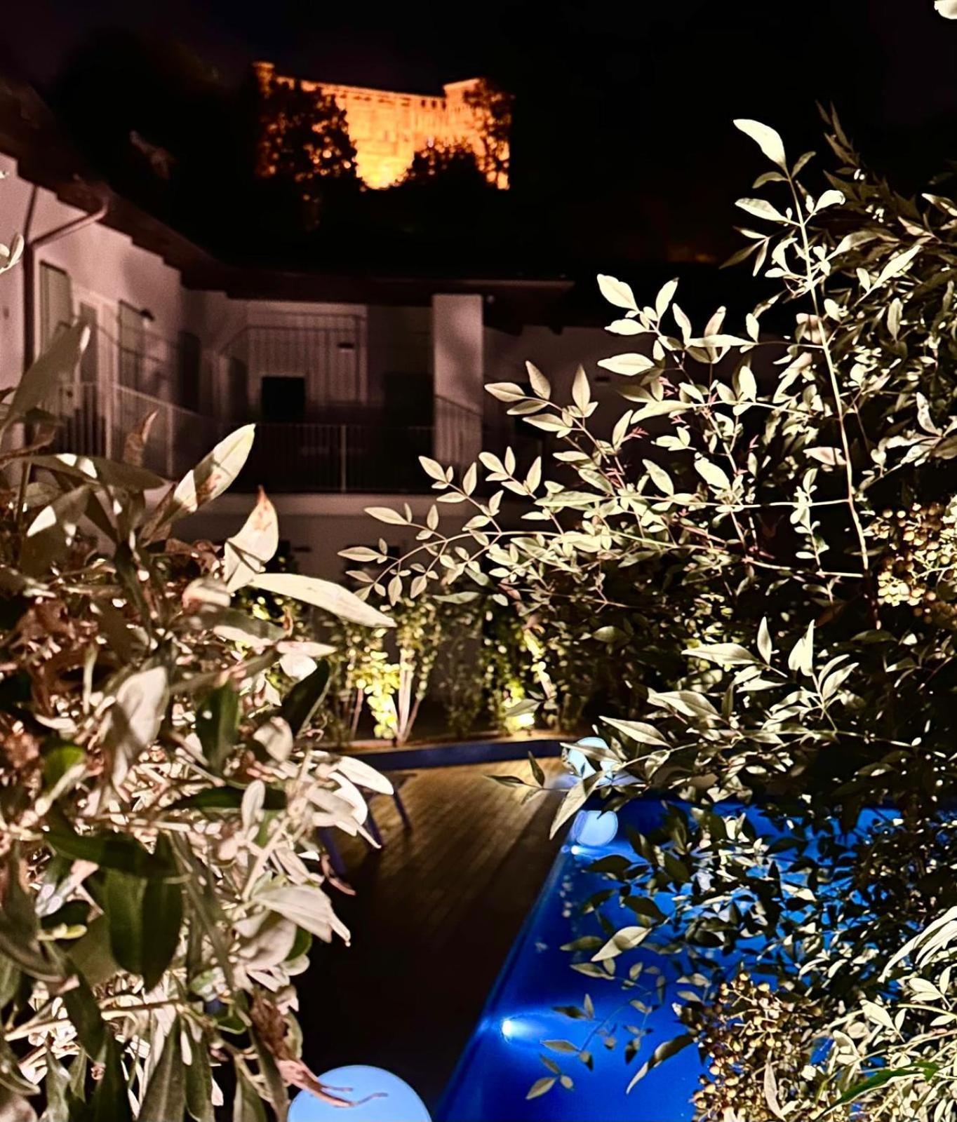 Dimora Roe Appartement Monticello d'Alba Buitenkant foto